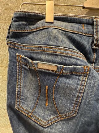 Vaqueros Fornarina mujer con tachuelas