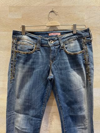 Vaqueros Fornarina mujer con tachuelas