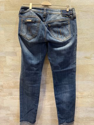 Vaqueros Fornarina mujer con tachuelas