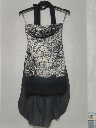 Vestido con capa gasa negro y estampado