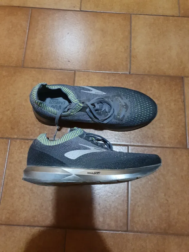 Zapatillas Brooks Levitate 2 Gris Plata Amarillo
