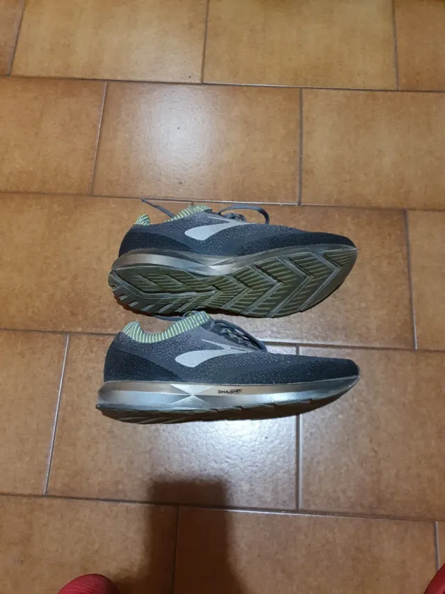 Zapatillas Brooks Levitate 2 Gris Plata Amarillo