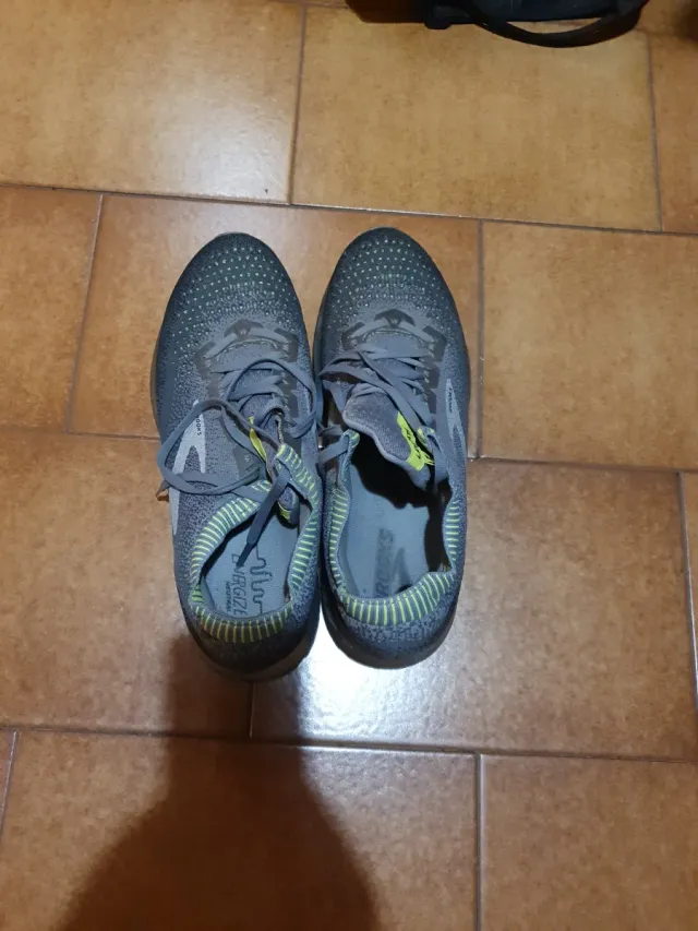 Zapatillas Brooks Levitate 2 Gris Plata Amarillo