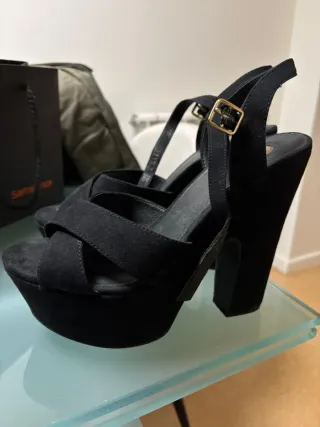 Zapatos de tacón plataforma negros