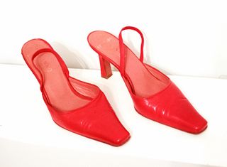 Zapatos de tacón rojos