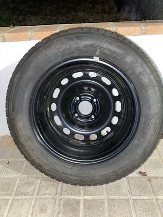 Rueda de repuesto con llanta