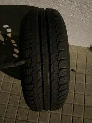 Rueda de repuesto con llanta