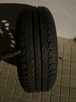 Rueda de repuesto con llanta