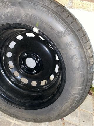 Rueda de repuesto con llanta