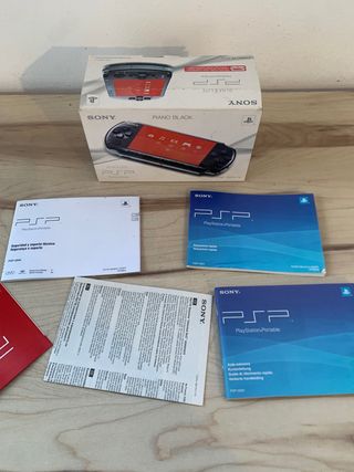 Caja y manuales PSP 3000 Piano Black