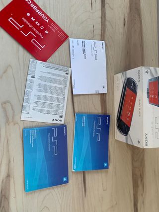 Caja y manuales PSP 3000 Piano Black