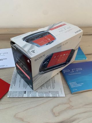 Caja y manuales PSP 3000 Piano Black