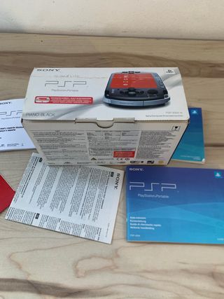 Caja y manuales PSP 3000 Piano Black