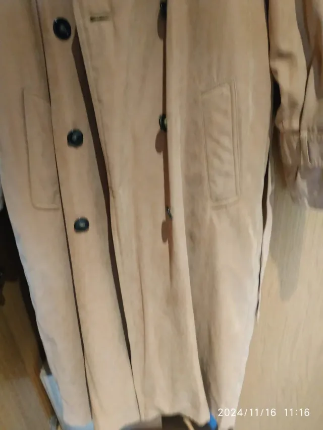 Gabardina Mujer anaranjada,con forro desmontable.