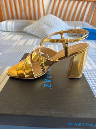 Sandalias tacón MARYPAZ doradas talla 38