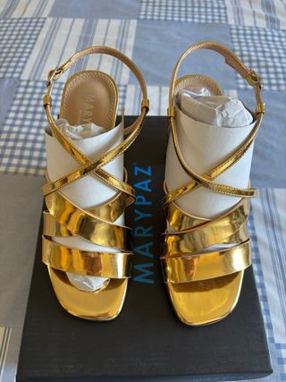 Sandalias tacón MARYPAZ doradas talla 38