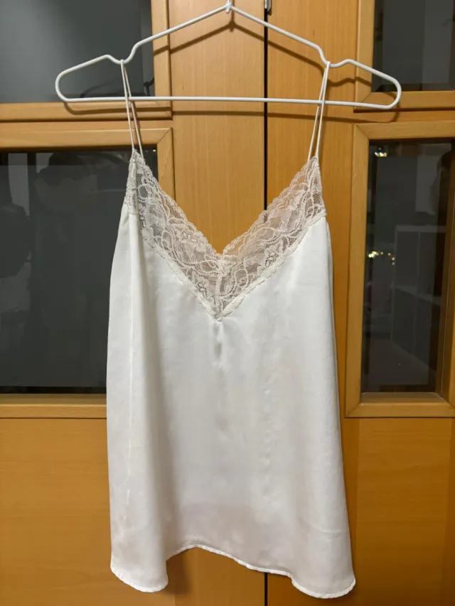 Top lencero blanco con encaje