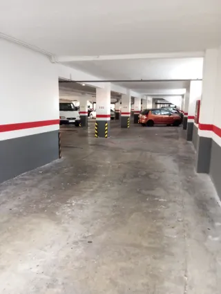 ZONA SAN MARTÍN - TXAGORRITXU ALQUILA PLAZA GARAJE