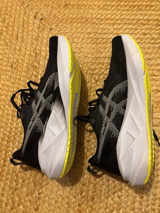 Asics Novablast 5 Zapatillas Running num. 45