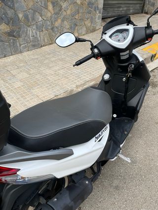 Ciclomotor Kymco 50cc Blanco