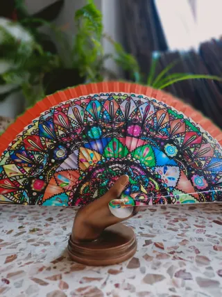 Abanico manada de madera y tela. Nuevo.