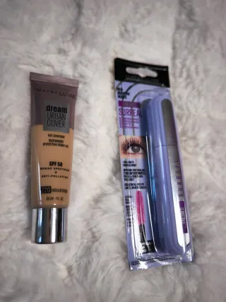 Mascara de pestañas y maquillaje Maybelline
