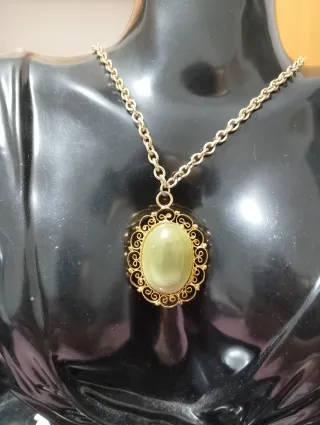 Collana con ciondolo onice dorato