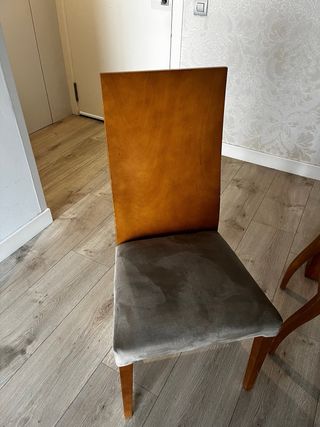 Tavolo e 4 sedie in legno massello. ULTIMO GIORNO DI VENDITA