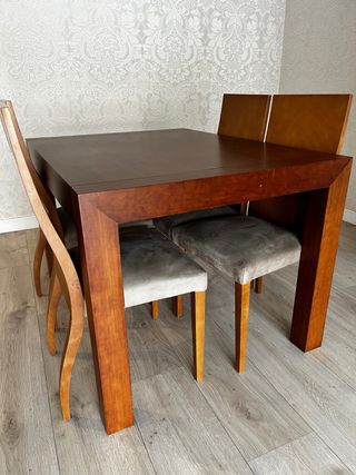 Tavolo e 4 sedie in legno massello. ULTIMO GIORNO DI VENDITA