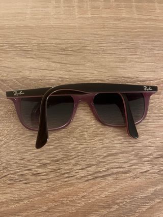 Gafas de sol “Ray-Ban”montura negra y lila