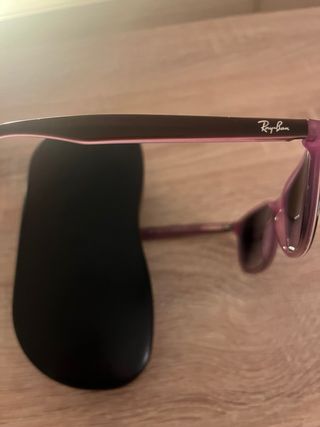 Gafas de sol “Ray-Ban”montura negra y lila