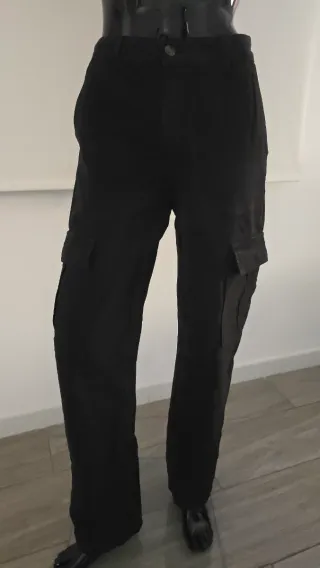 Pantalón vaquero negro ancho con bolsillos