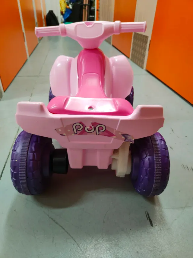 Coche eléctrico infantil rosa