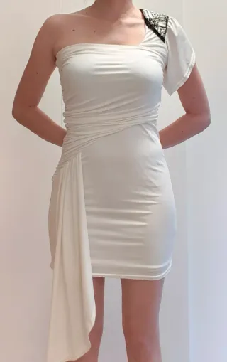 Vestido blanco asimétrico