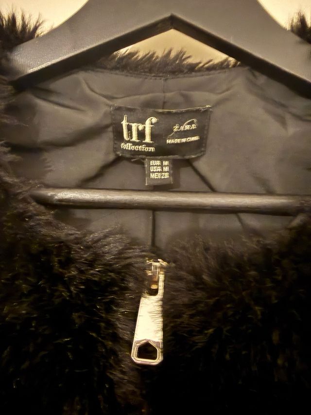 Chaqueta pelo sintético Zara negra talla única