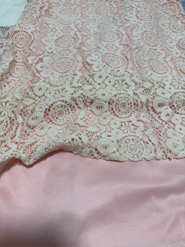 Preciosos vestidos .. Lote dos vestidos de encaje