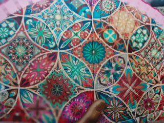 Abanico de madera y tela. Nuevo.