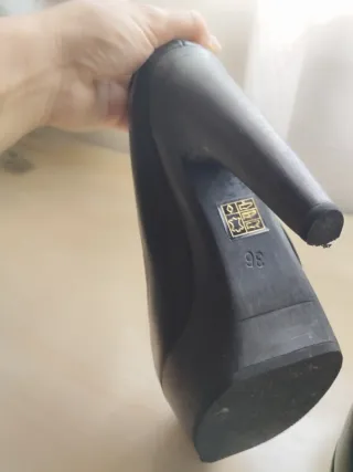 Zapatos de tacón Juanjo Oliva Fosco negros