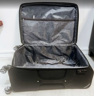 Maleta grande BAGCHERRY negra candado fuelle 4rued