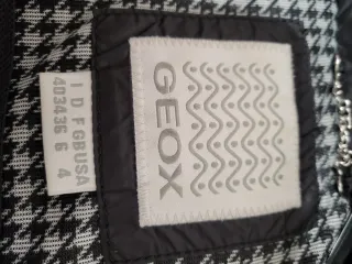 Plumas Geox Talla 38 Negro