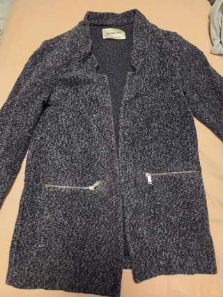 Chaqueta punto Stradivarius gris