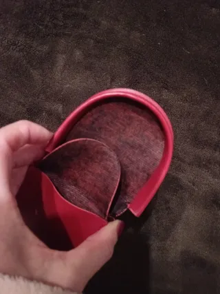 Portamonete rosso con fiori