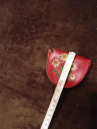 Portamonete rosso con fiori