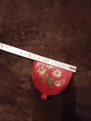 Portamonete rosso con fiori