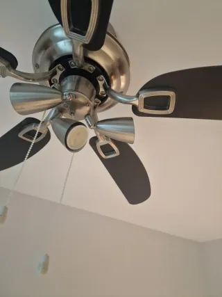 Ventilador de techo 5 aspas.