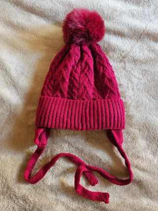 Gorro de lana rojo con pompón