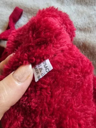 Gorro de lana rojo con pompón