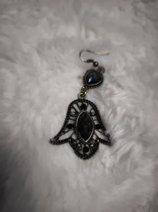 Conjunto soporte  con 3 collares y 2 pendientes