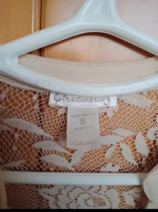 Blusa beige mujer encaje