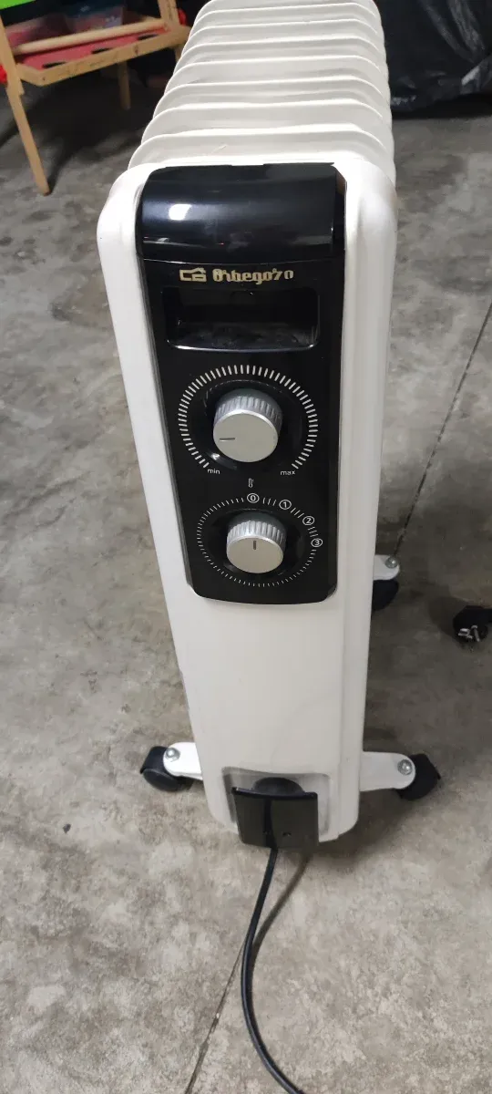 Radiador de Óleo Orbegozo RF 2000 com Termostato